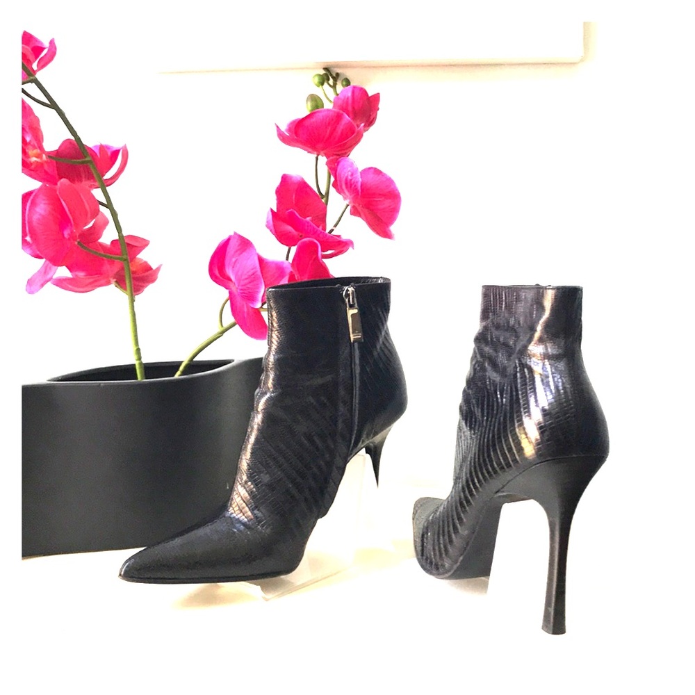 Gorgeous Gucci Leather Lizard Booties